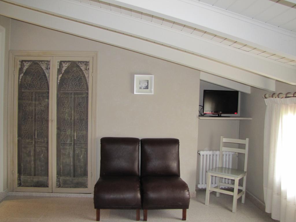 Hotel Migal Cue Room photo